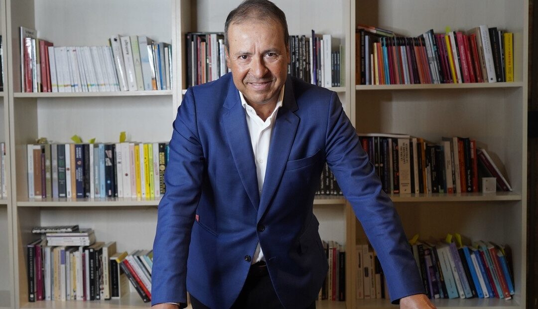GUILLERMO OLIVETO: «PARA LA RECESIÓN QUE HUBO EL AÑO PASADO, QUE EL PRESIDENTE SIGA TENIENDO UN 53% DE APROBACIÓN ES CASI UN MILAGRO»