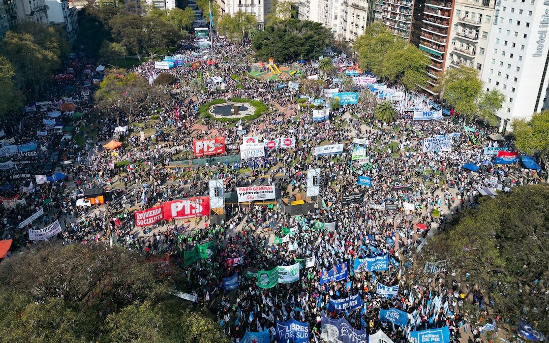 LA MARCHA UNIVERSITARIA Y EL RUMBO DE LA EDUCACIÓN; DEBATE CON CLAUDIA ROMERO Y ANDRÉS HATUM