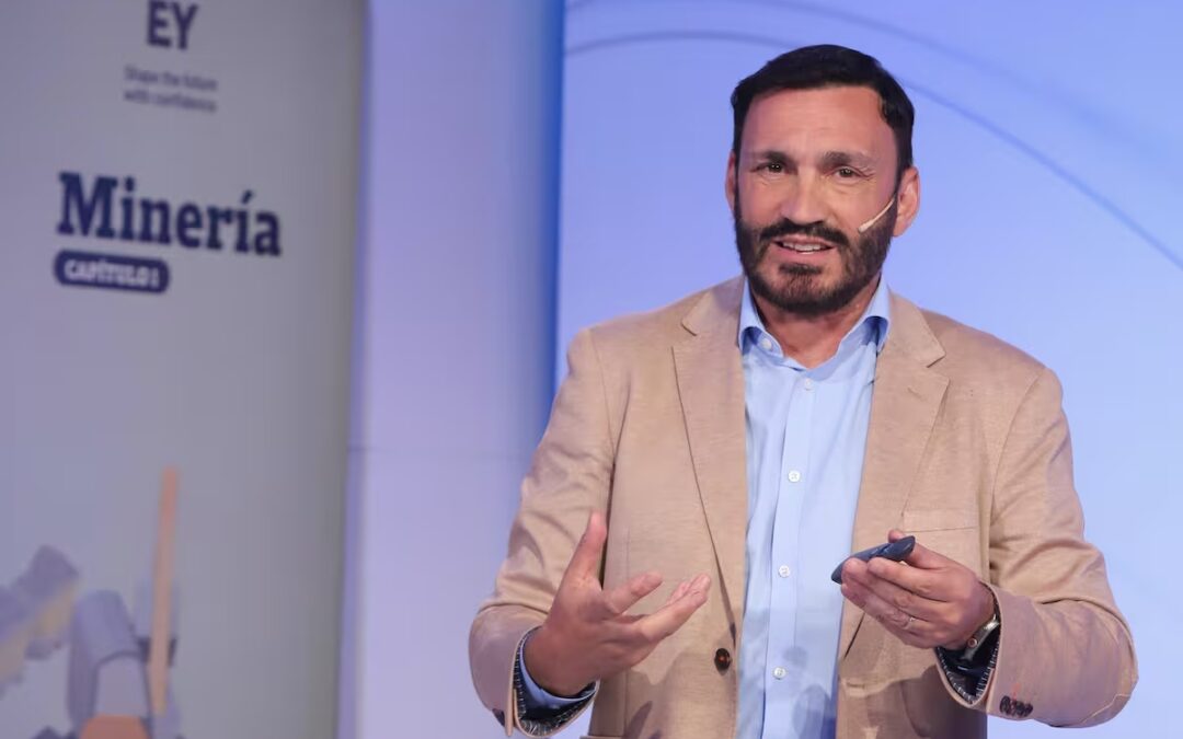 ALEJANDRO SERVIDE: «HOY LAS COMPAÑÍAS TE PIDEN QUE SEAS UN TRABAJADOR AL QUE LE INTERESE MEJORAR A TRAVÉS DE LA IA»