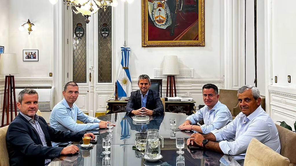 LA LIBERTAD AVANZA SUMÓ TRES NUEVOS DIPUTADOS Y ESTÁ CERCA DE DISPUTARLE LA PRIMERA MINORÍA AL PERONISMO; POR FEDERICO MILENAAR