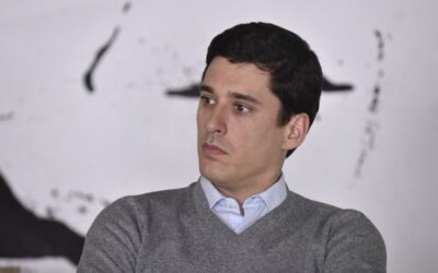 GUIDO MOSCOSO: «LA GENTE PIENSA QUE LA ECONOMÍA VA A REPUNTAR Y CONFÍA EN LA AGENDA DEL GOBIERNO»