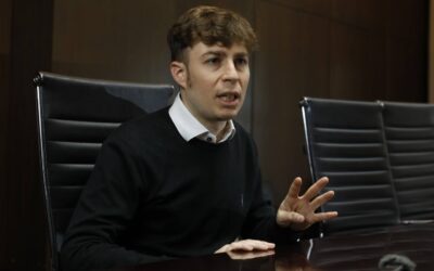 MATÍAS RAJNERMAN: «EL GOBIERNO LLEVA AL DÓLAR A DONDE QUIERE PARA BAJAR LA INFLACIÓN, PERO NO DONDE LA ECONOMÍA REALMENTE NECESITA»