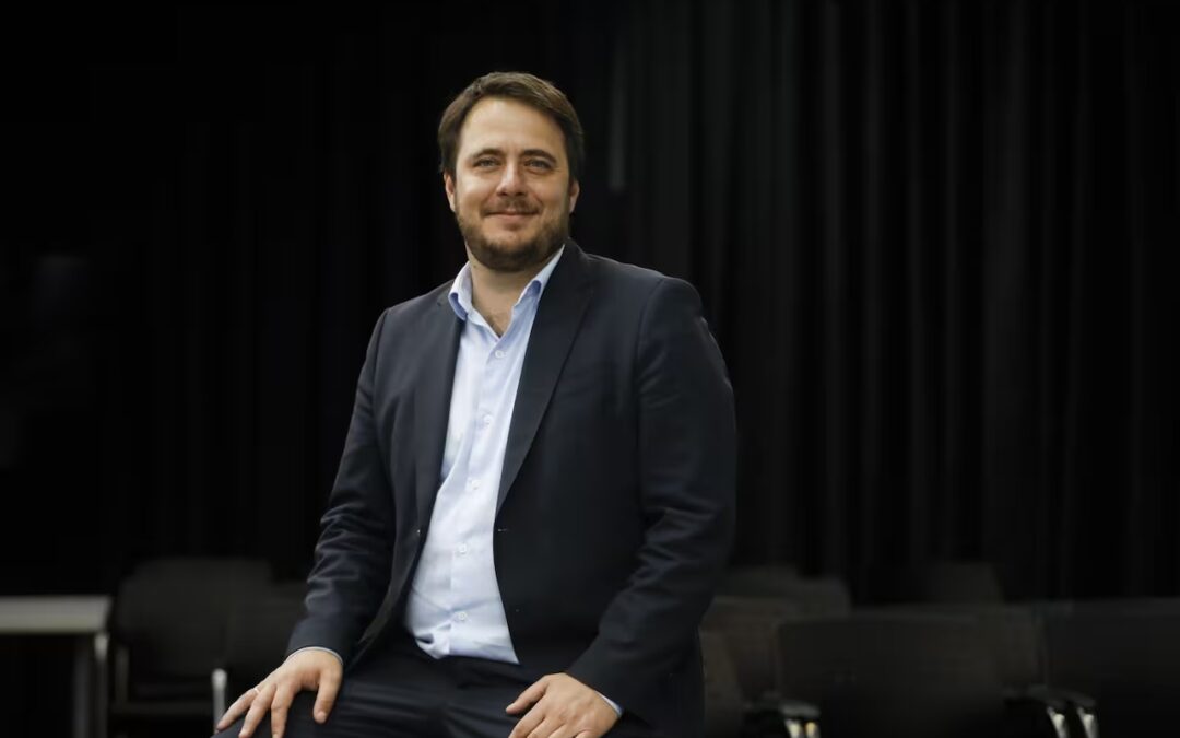 HERNÁN REYES: «TODA LA PLATA QUE GENERA EL FÚTBOL ARGENTINO TERMINA SIENDO MANEJADA DE MANERA OPACA»