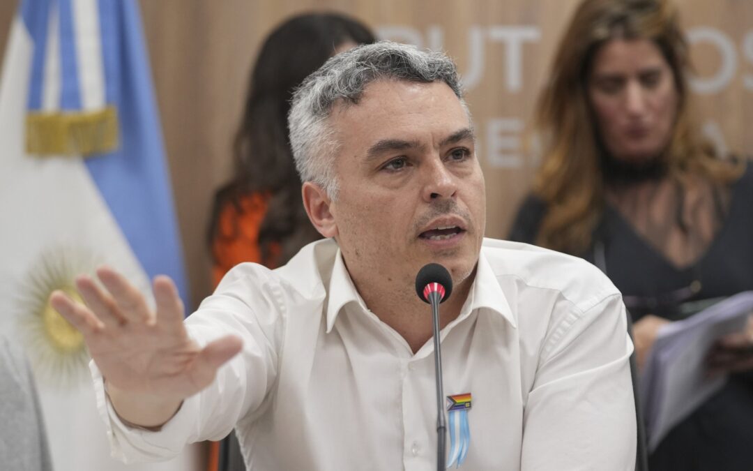 ESTEBAN PAULÓN: «SON TANTAS LAS PRUEBAS EN EL CASO LIBRA QUE NO QUEDA OTRA QUE LA JUSTICIA AVANCE»