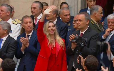 MIENTRAS KARINA GANA PODER, EL GOBIERNO TENSIONA SU RELACIÓN CON EMPRESARIOS Y LA ECONOMÍA MUESTRA SEÑALES DE ENFRIAMIENTO