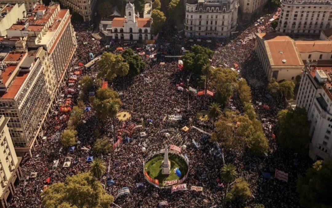 MEMORIA, CORRUPCIÓN Y GLACIARES; POR MARCELO VENERANDA
