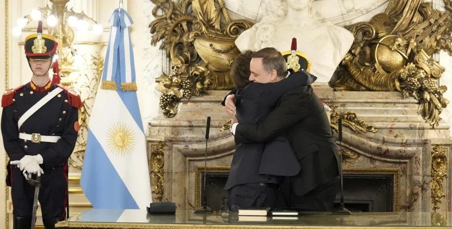 LA INTERNA LIBERTARIA SE RECALIENTA: PODER, ESTRATEGIA Y LÍMITES EN EL CÍRCULO DE MILEI; POR RAMÓN INDART