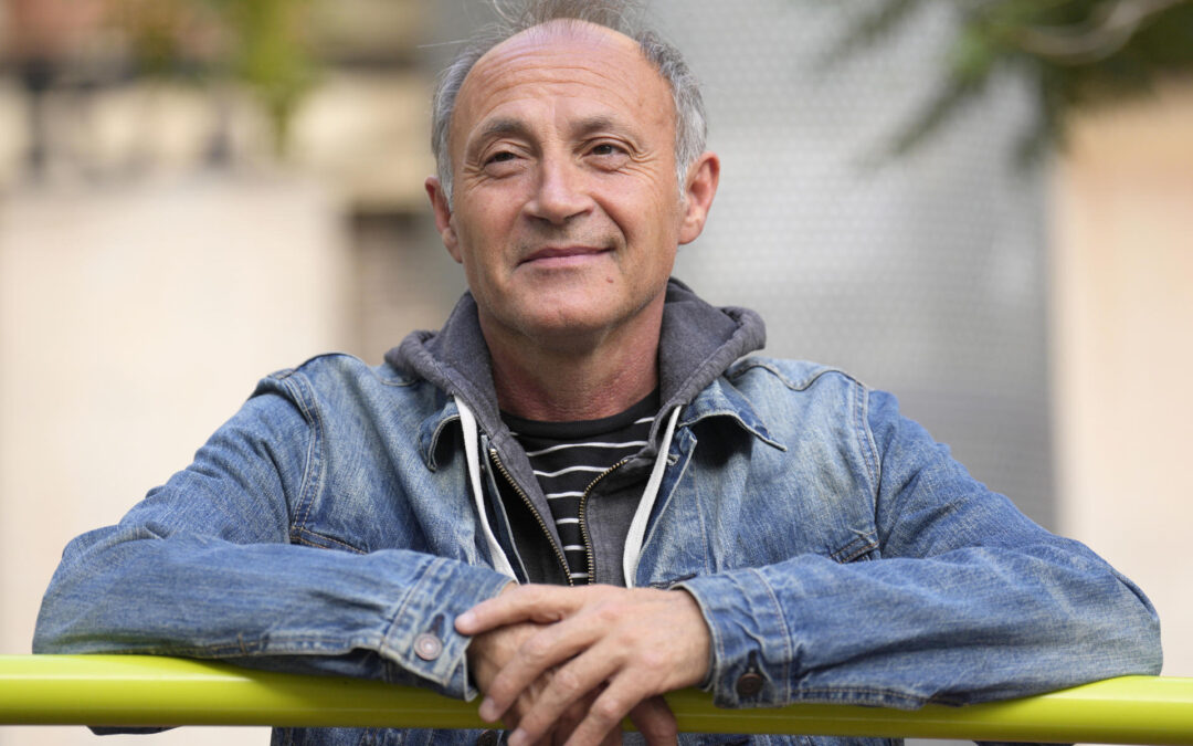 JUAN JOSÉ BECERRA: «MILEI TIENE UN AIRE DE SUPERIORIDAD TÍPICO DE COMPLEJO DE INFERIORIDAD»