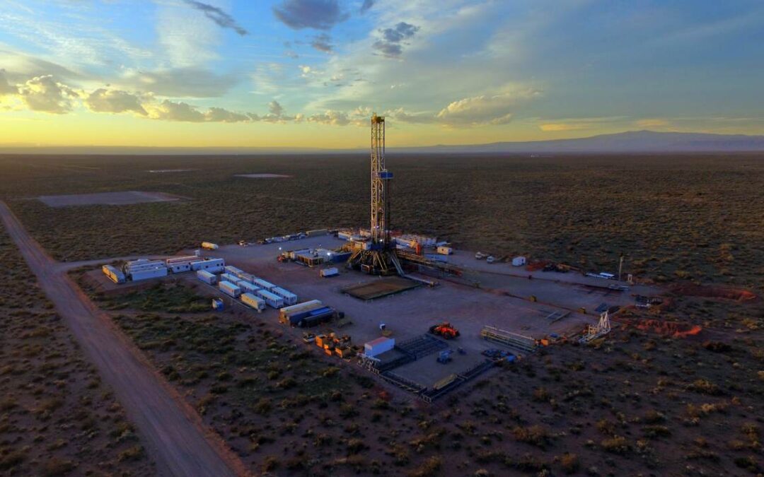 NEUQUÉN METIÓ UN DOBLE RÉCORD HISTÓRICO DE PETRÓLEO Y GAS, IMPULSADO POR VACA MUERTA; POR MATÍAS DEL POZZI