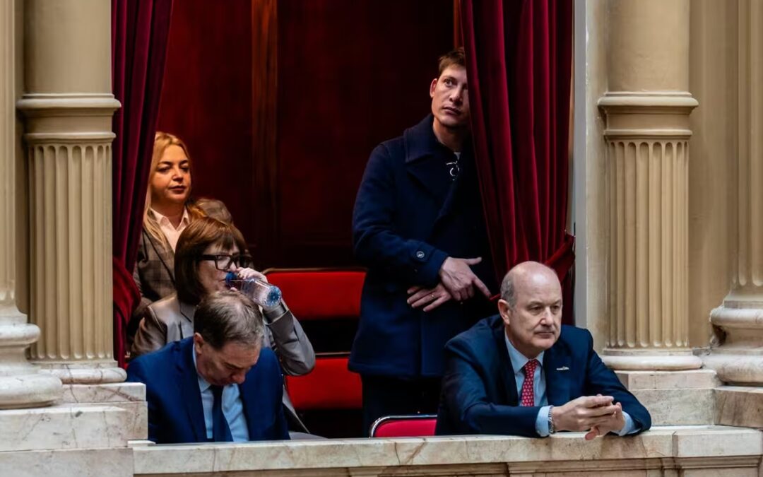 RÉCORD DE QUIEBRAS, INTERNAS Y UN GOBIERNO QUE EMPIEZA A DISCUTIR SUS PROPIAS REFORMAS; POR RAMÓN INDART