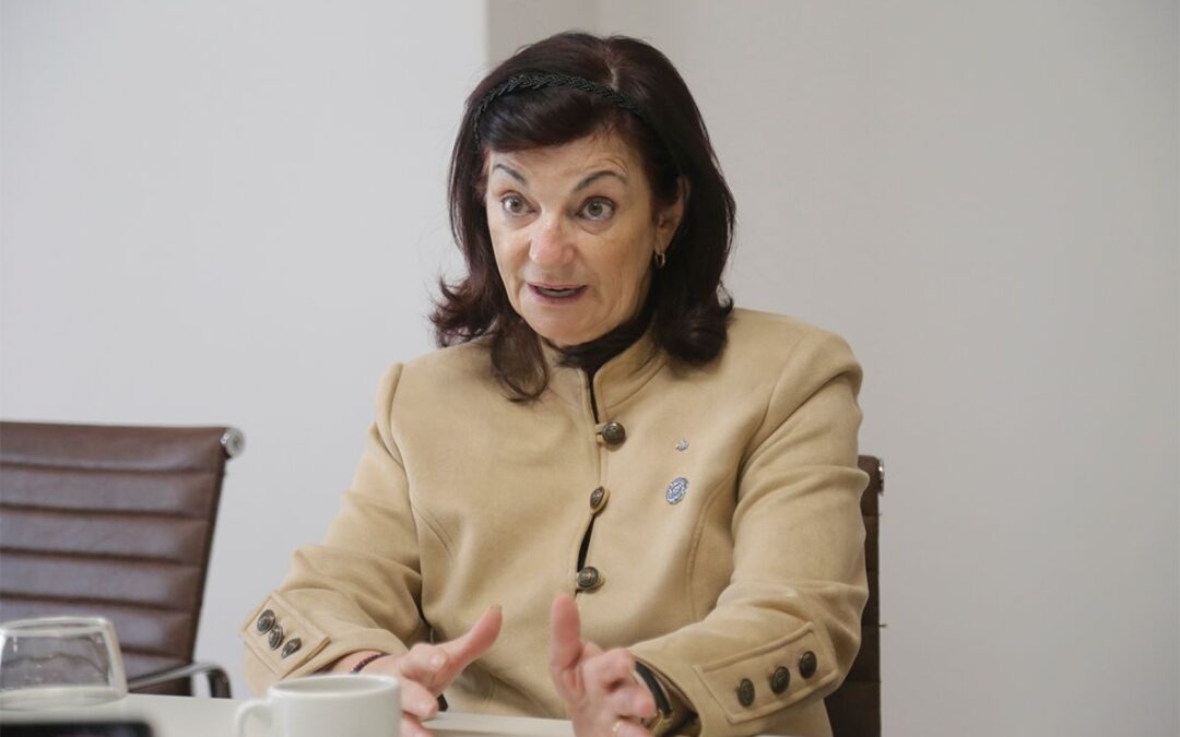 KELLY OLMOS: «POR 350 MIL DÓLARES LOS EXTRANJEROS PUEDEN OBTENER LA NACIONALIDAD PARA COMPRAR TERRITORIO SIN LÍMITE»